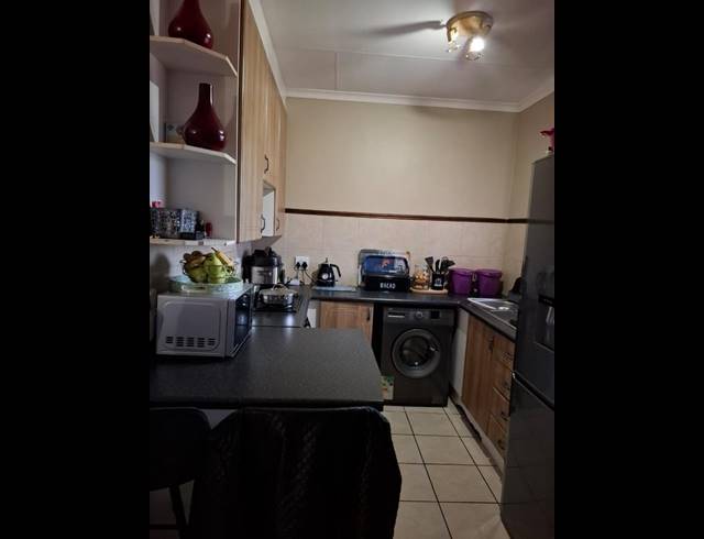 2 BEDROOM APARTMENT FOR SALE IN MOOIKLOOF RIDGE ESTATE